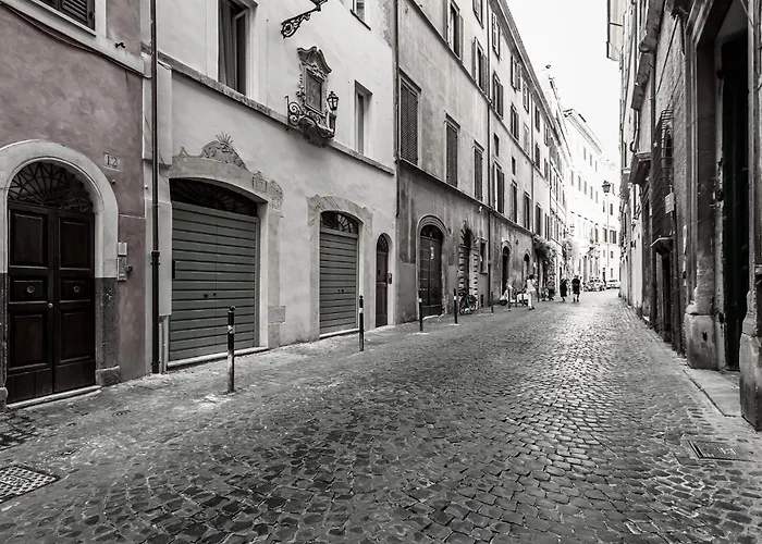 Old Monserrato In Campo De\' Fiori