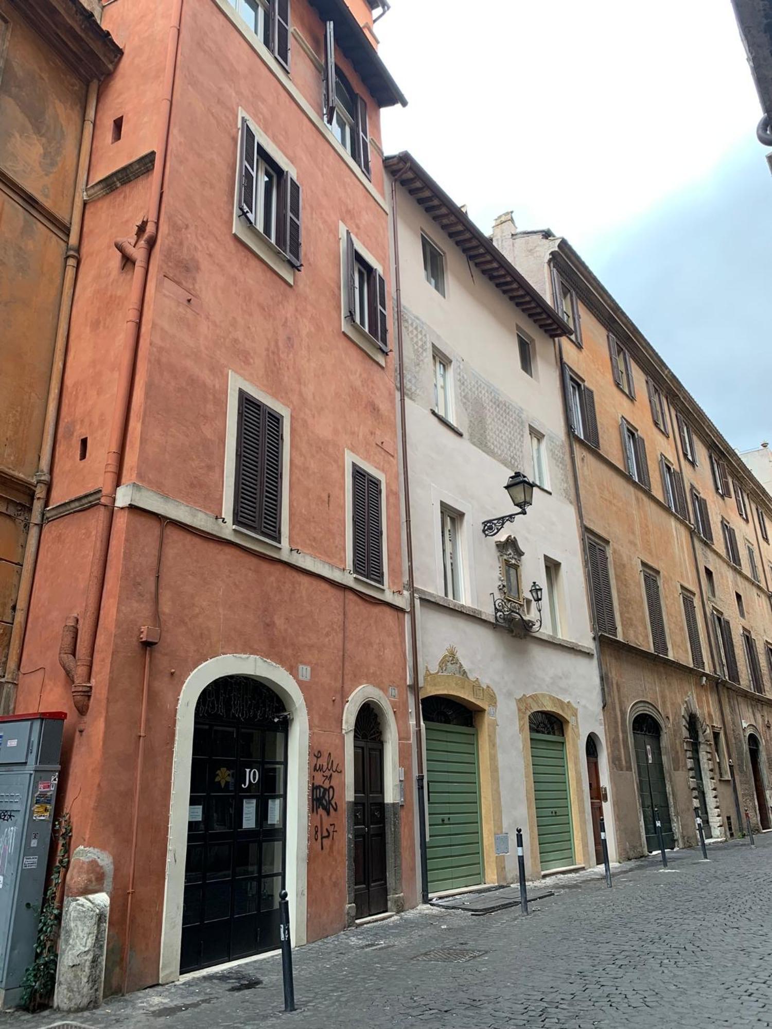 Old Monserrato In Campo De' Fiori *